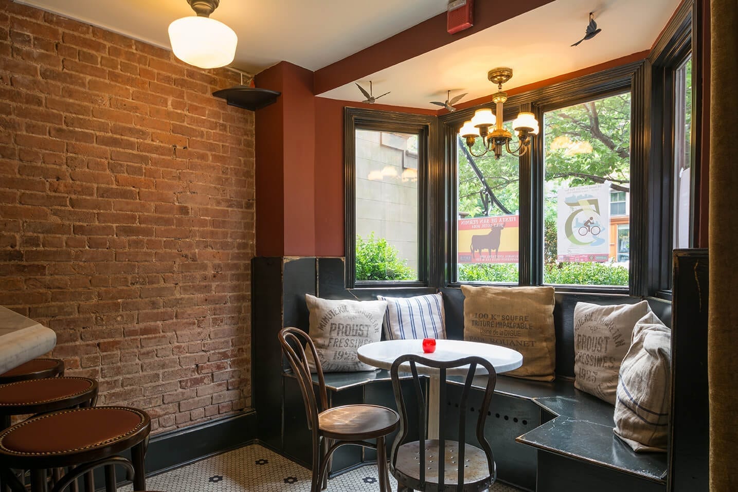 NJ Restaurants: Satis, Jersey City, Front Window Lounge