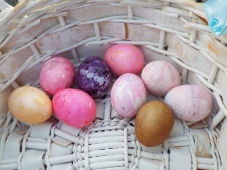 decorate easter eggs
