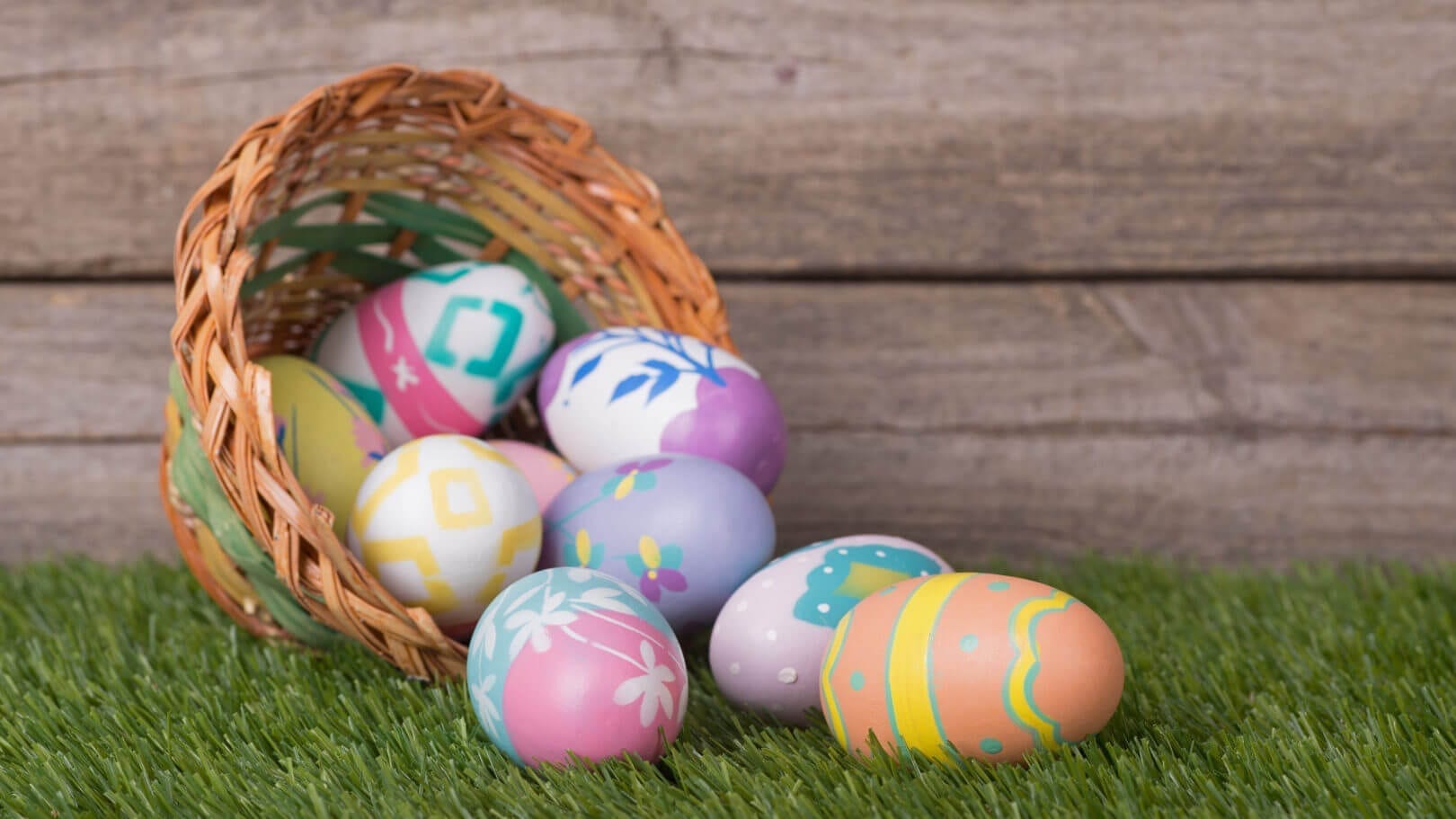 decorate easter eggs