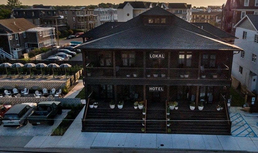 Lokal Hotel Exterior