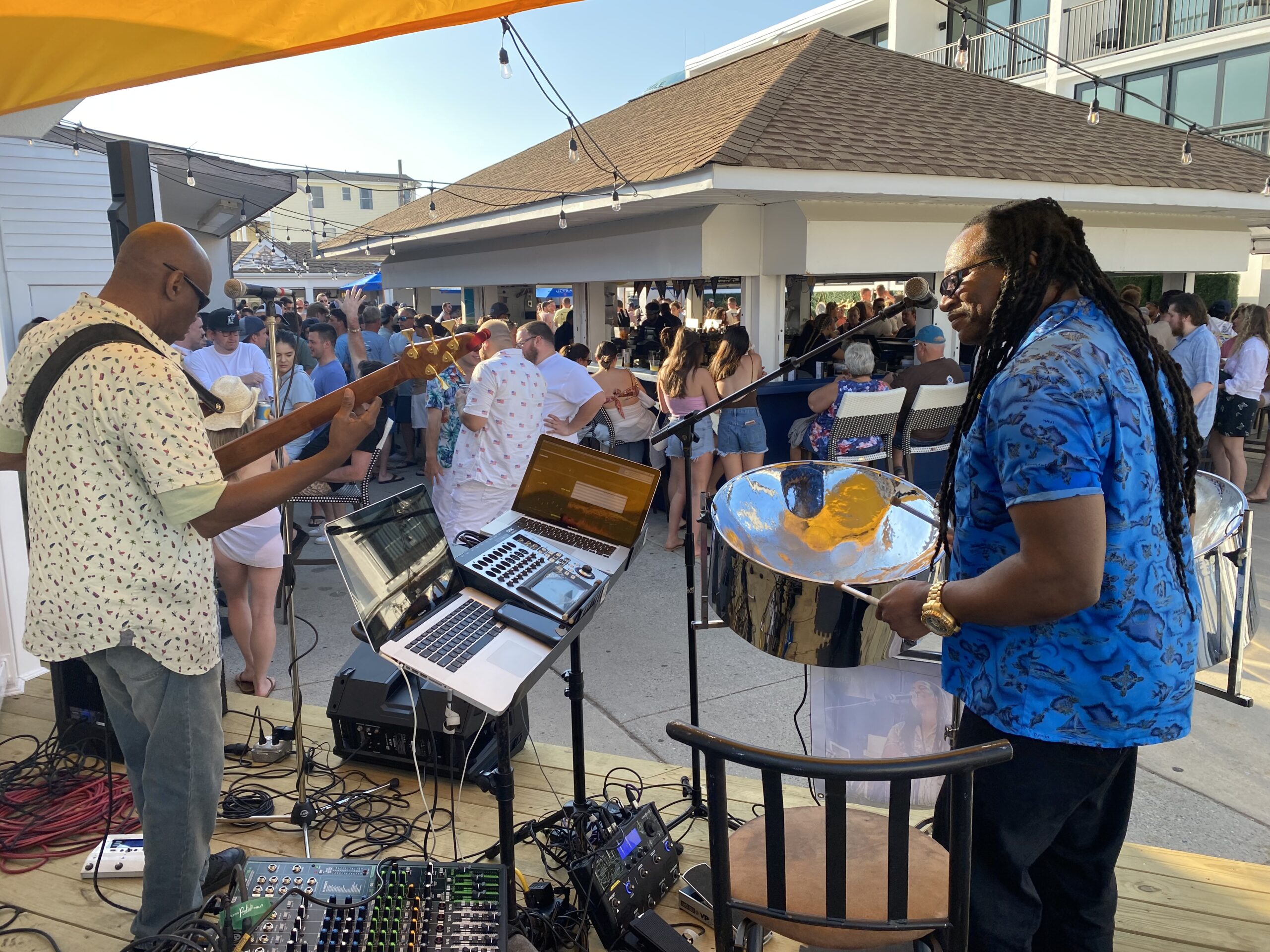 band and outdoor bar