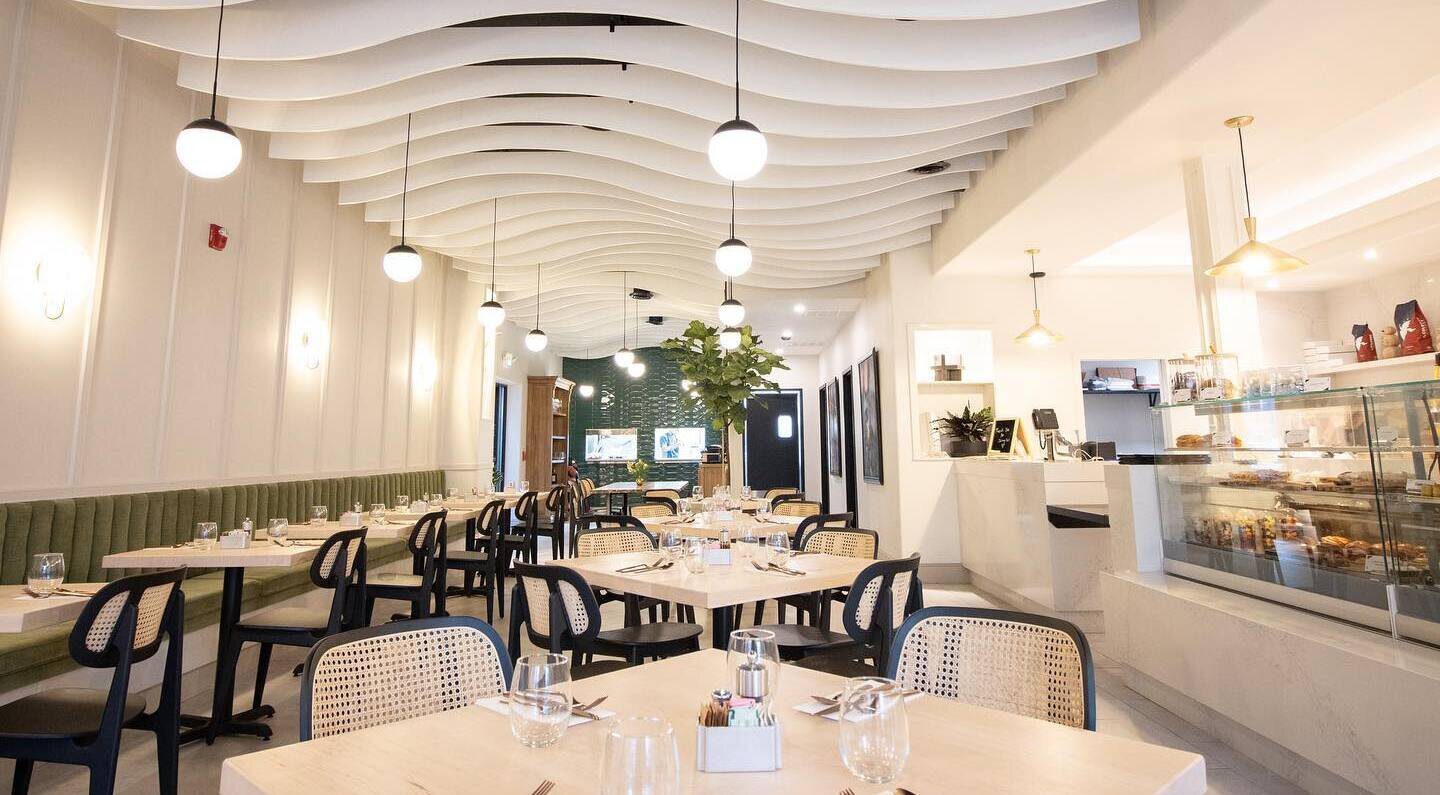 Meet Me at Madisons Interior