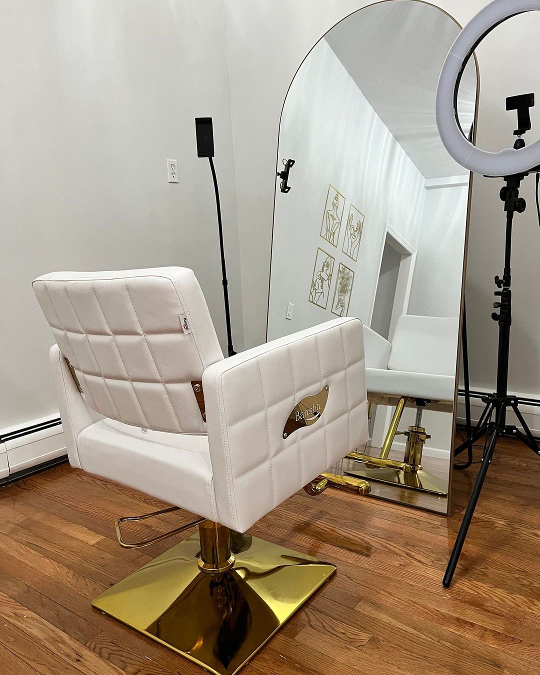 Makeup chair
