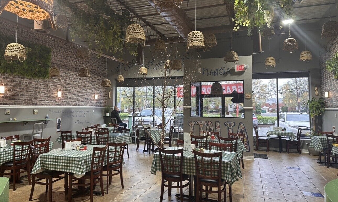 Lo Sfizio Dining Room