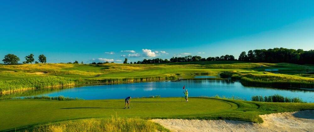 golfers enjoying Ballyowen course
