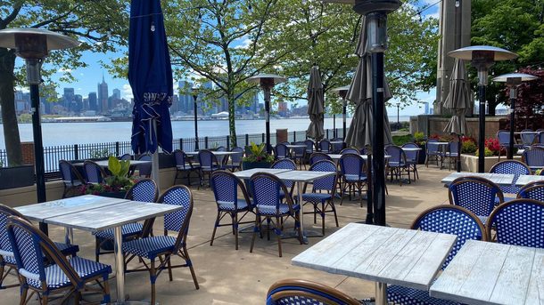 Outdoor Waterfront Patio Dining with NYC View at Son Cubano