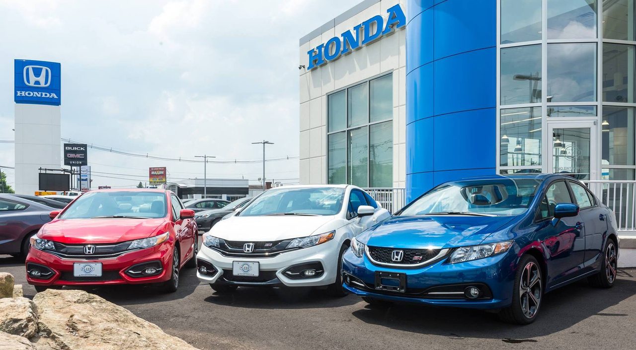 Affordable Car Dealerships Display of Honda vehicles