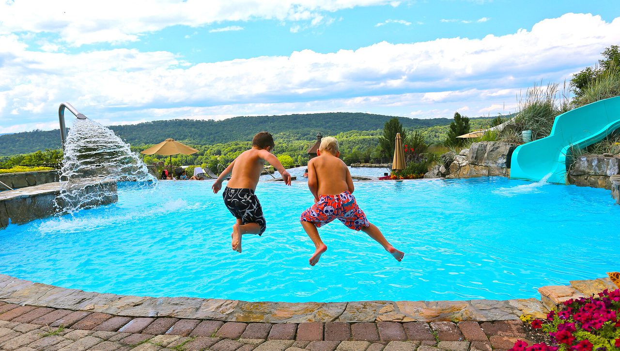 Vista 180 Pool at Crystal Springs Resort