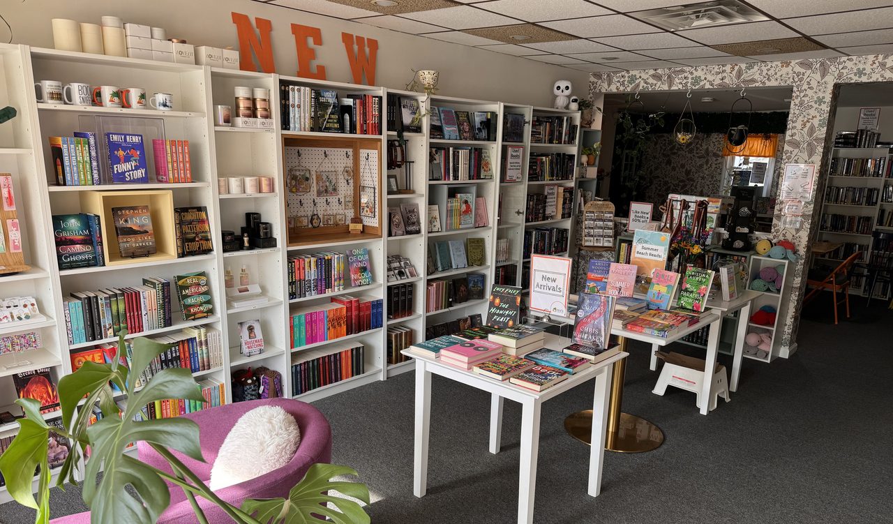 Ren's Coffeehouse & Books