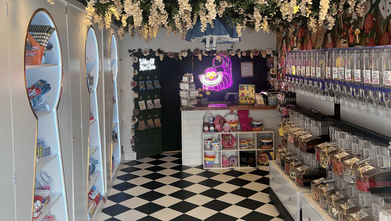 TweedleTee's Candies and Curiosities