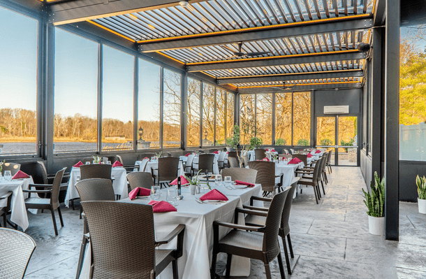 Covered Patio Dining at Carlucci's Waterfont