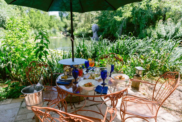 Rat's Restaurant Outdoor Dining in Garden