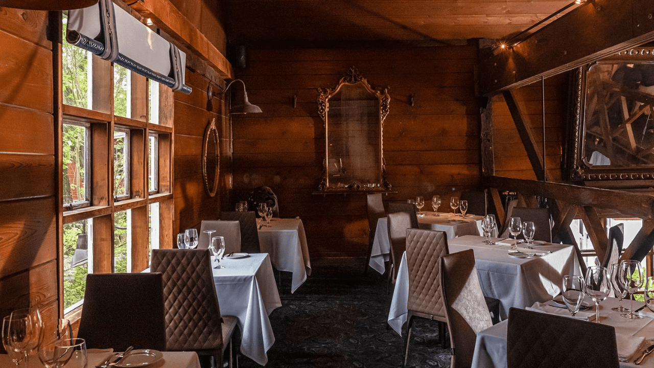 Interior of Saddle River Inn, One of The Best French Restaurants in New Jersey